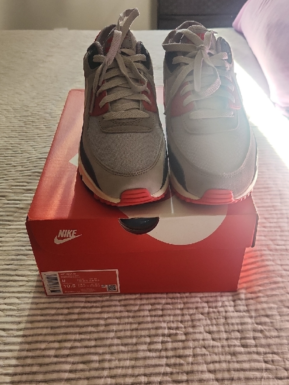 Nike Air Max in Grey, Red and Coral - Picture 2 of 11